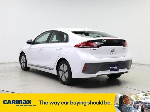 2022 Hyundai IONIQ Hybrid SE