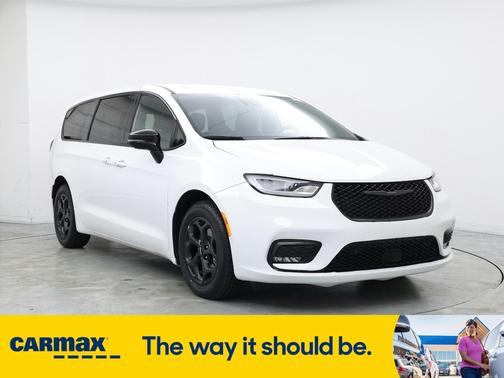 2024 Chrysler Pacifica Hybrid S Appearance Pkg