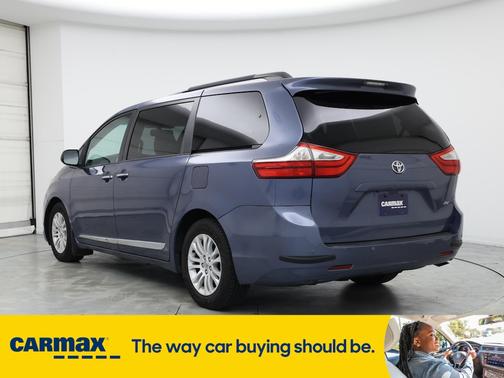 2017 Toyota Sienna XLE