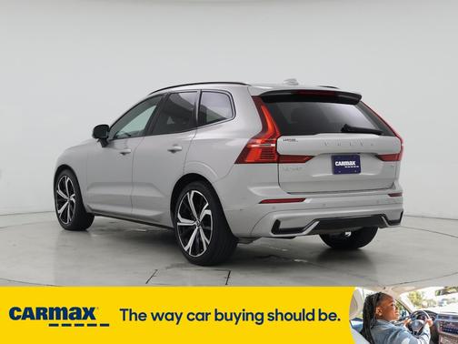 2022 Volvo XC60 B5 R-Design