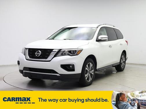 2017 Nissan Pathfinder SV