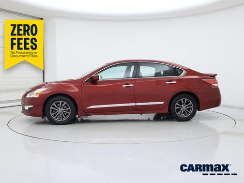 Red 2015 Nissan Altima S