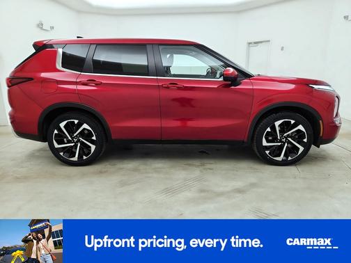 Red 2024 Mitsubishi Outlander SE