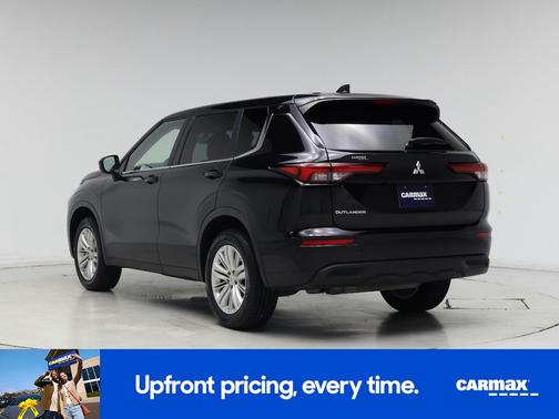 Black 2022 Mitsubishi Outlander ES