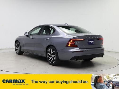 2020 Volvo S60 T5 Momentum