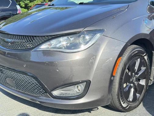 2020 Chrysler Pacifica Hybrid Limited