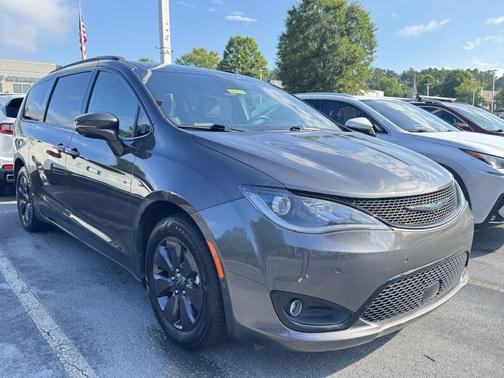 2020 Chrysler Pacifica Hybrid Limited