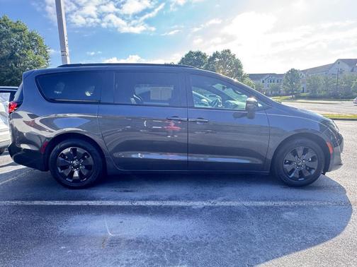 2020 Chrysler Pacifica Hybrid Limited