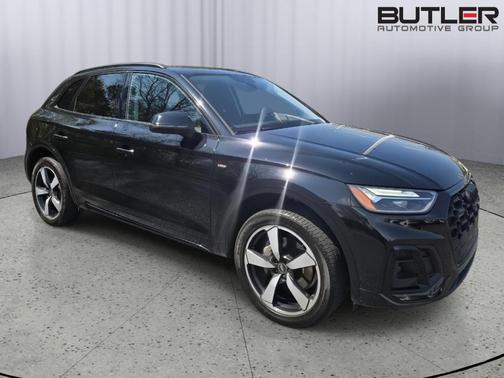 2022 Audi Q5 45 S line Premium Plus