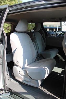 2020 Toyota Sienna LE