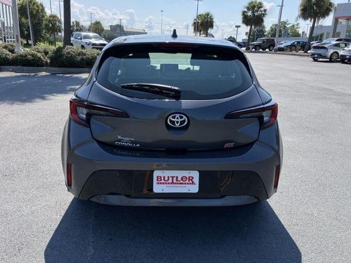 2025 Toyota Corolla Hatchback SE