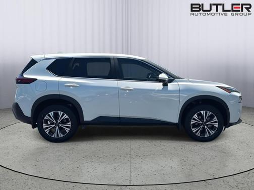 White 2023 Nissan Rogue SV