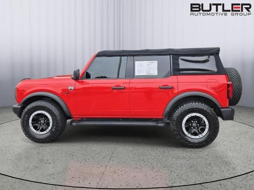 Rapid Red Metallic Tinted Clearcoat 2021 Ford Bronco Base