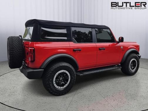 Rapid Red Metallic Tinted Clearcoat 2021 Ford Bronco Base