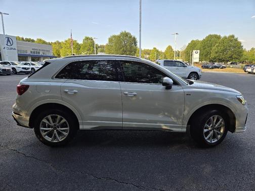 2023 Audi Q3 45 S line Premium