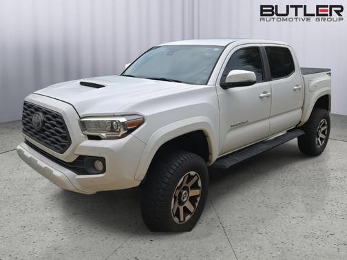 Super White 2020 Toyota Tacoma 5' BED