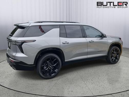Sterling Gray Metallic 2024 Chevrolet Traverse RS