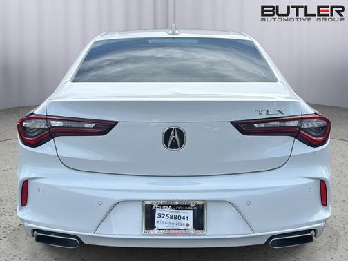 Platinum White Pearl 2025 Acura TLX Technology