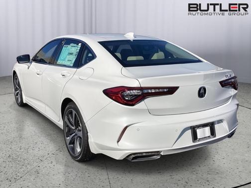 Platinum White Pearl 2025 Acura TLX Technology