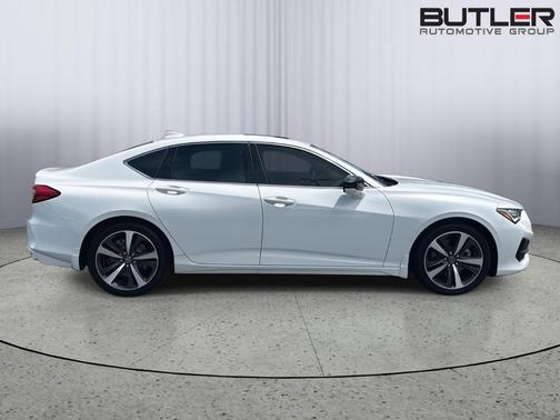 Platinum White Pearl 2025 Acura TLX Technology