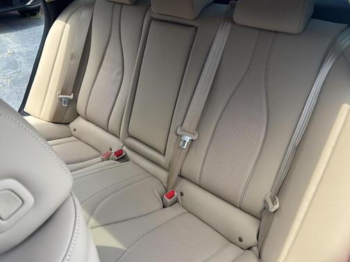 Platinum White Pearl 2025 Acura TLX Technology