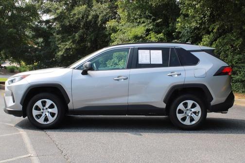 2020 Toyota RAV4 LE