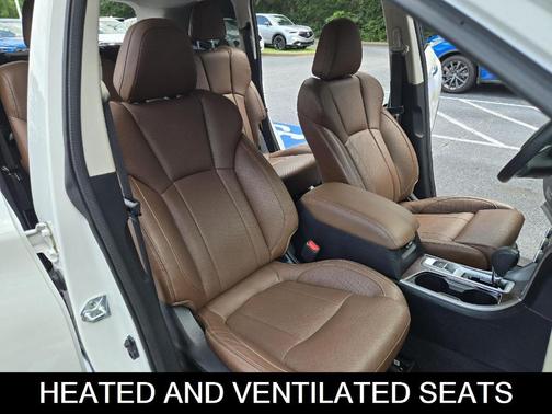 Crystal White Pearl 2022 Subaru Ascent Touring 7-Passenger