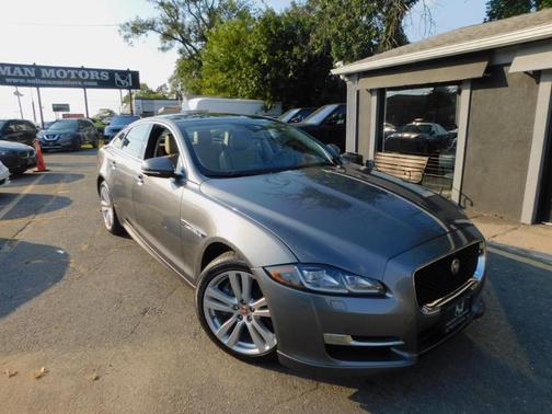 2017 Jaguar XJ XJ R-Sport
