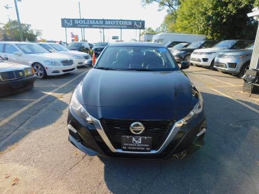 2022 Nissan Altima SR FWD
