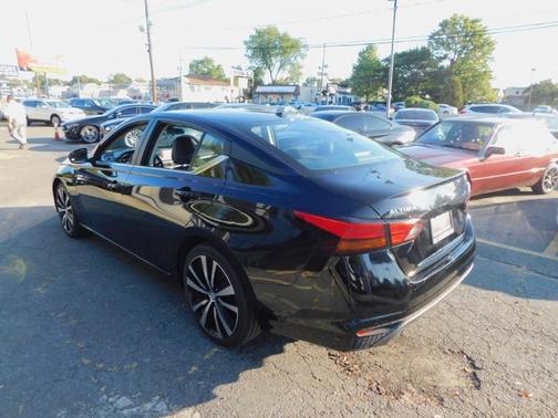 2022 Nissan Altima SR FWD