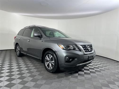 2017 Nissan Pathfinder SL