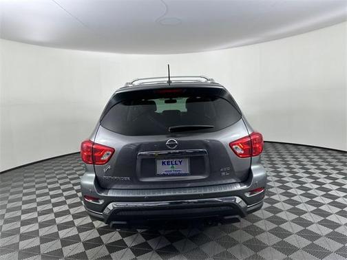 2017 Nissan Pathfinder SL