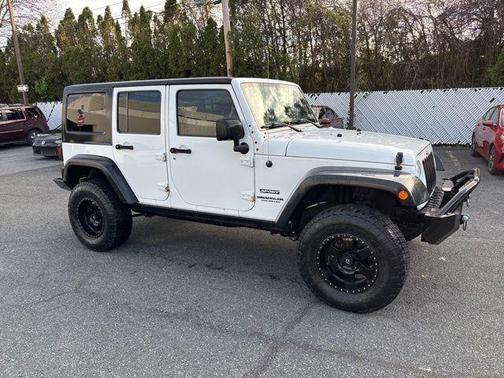 Bright White Clearcoat 2015 Jeep Wrangler Unlimited Sport