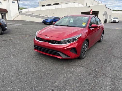 Currant Red 2022 Kia Forte LXS