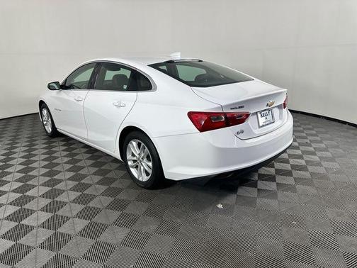 Summit White 2016 Chevrolet Malibu 1LT