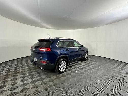 Patriot Blue Pearlcoat 2018 Jeep Cherokee Latitude Plus