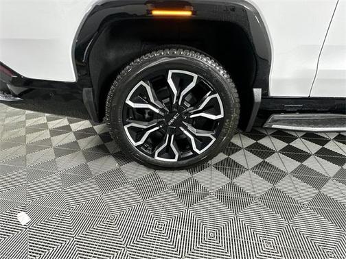 2025 GMC Sierra EV Denali