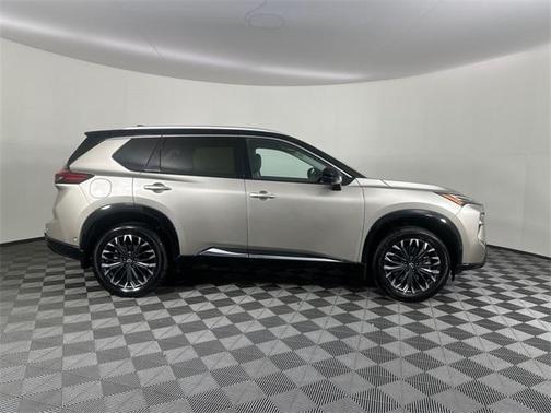 2025 Nissan Rogue Platinum