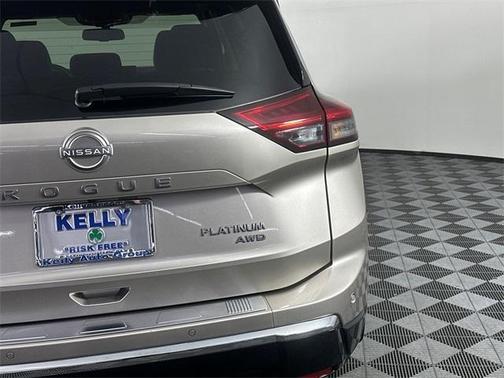 2025 Nissan Rogue Platinum