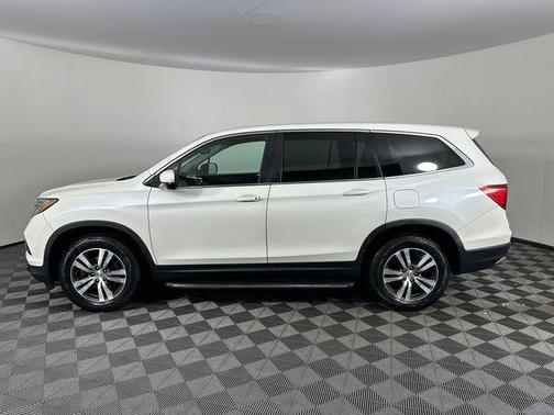White Diamond Pearl 2017 Honda Pilot EX-L