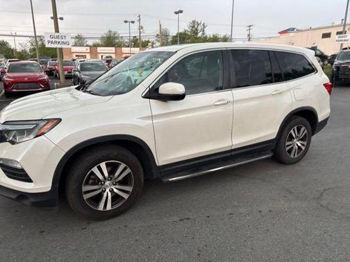 White Diamond Pearl 2017 Honda Pilot EX-L