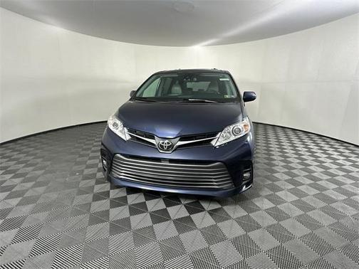 2018 Toyota Sienna XLE Premium