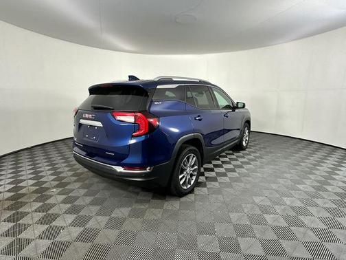 Marine Metallic 2022 GMC Terrain SLT