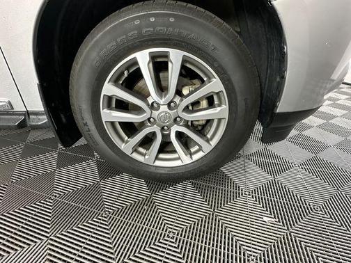 Brilliant Silver 2015 Nissan Pathfinder SL