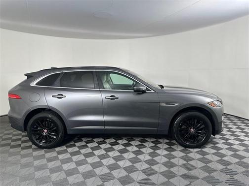 2017 Jaguar F-PACE 35t Prestige