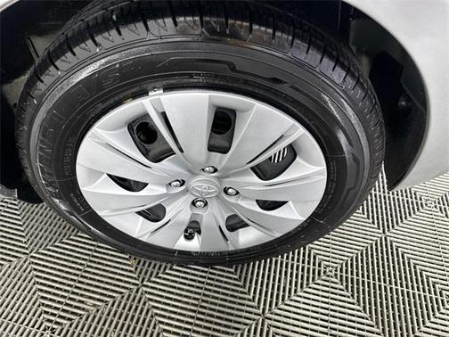 2013 Toyota Yaris LE