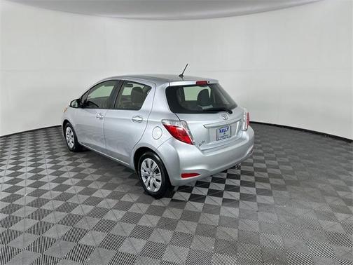 2013 Toyota Yaris LE