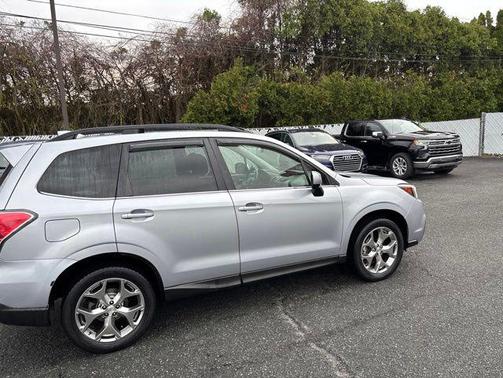 Ice Silver Metallic 2018 Subaru Forester 2.5i Limited