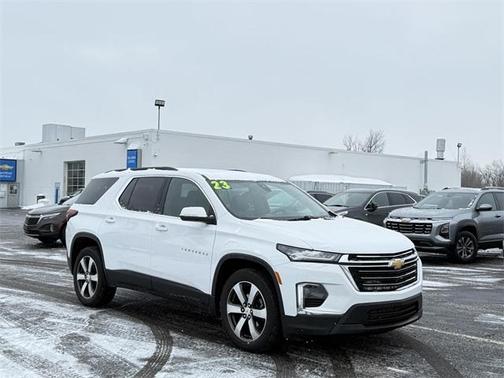 2023 Chevrolet Traverse LT Leather