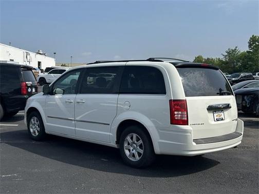 2010 Chrysler Town & Country Touring